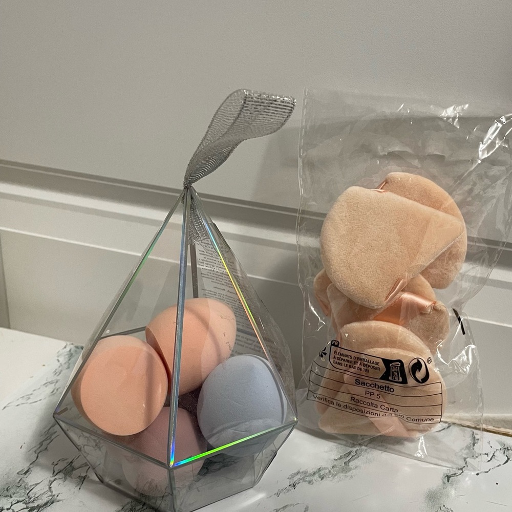 Beauty blender and powder puff